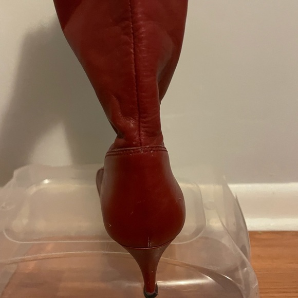 Nine West boots ,women’s heel , size 7 ,red leather - Picture 7 of 8